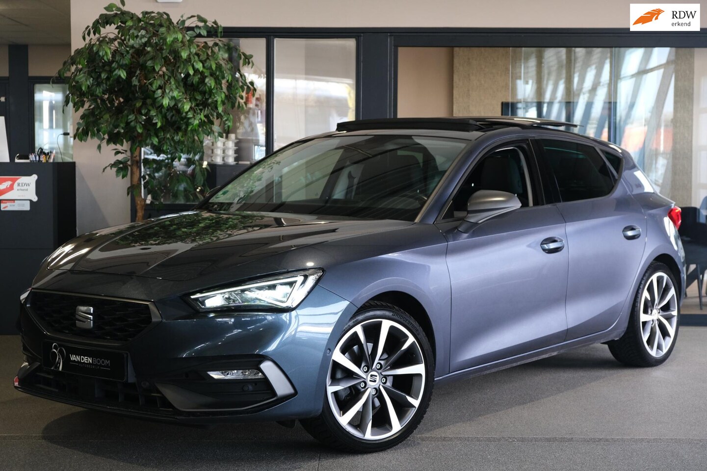 SEAT Leon - 1.5 eTSI FR 150PK DSG Pano ACC Navi PDC - AutoWereld.nl