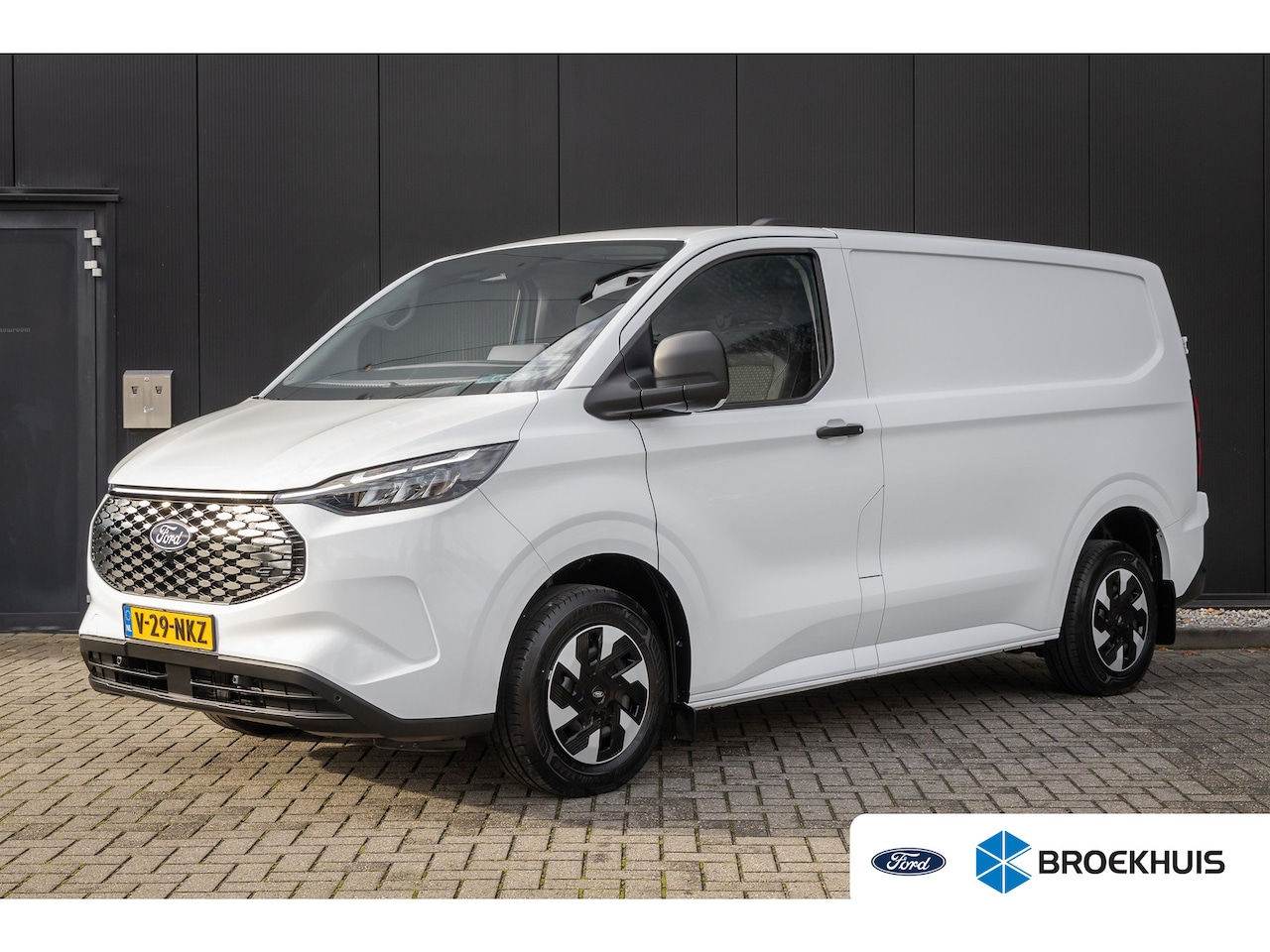 Ford Transit Custom - E-Transit 320 L1H1 Trend 65 kWh | Nieuw! | Camera | Stoelverwarming | Apple/Android Carpla - AutoWereld.nl