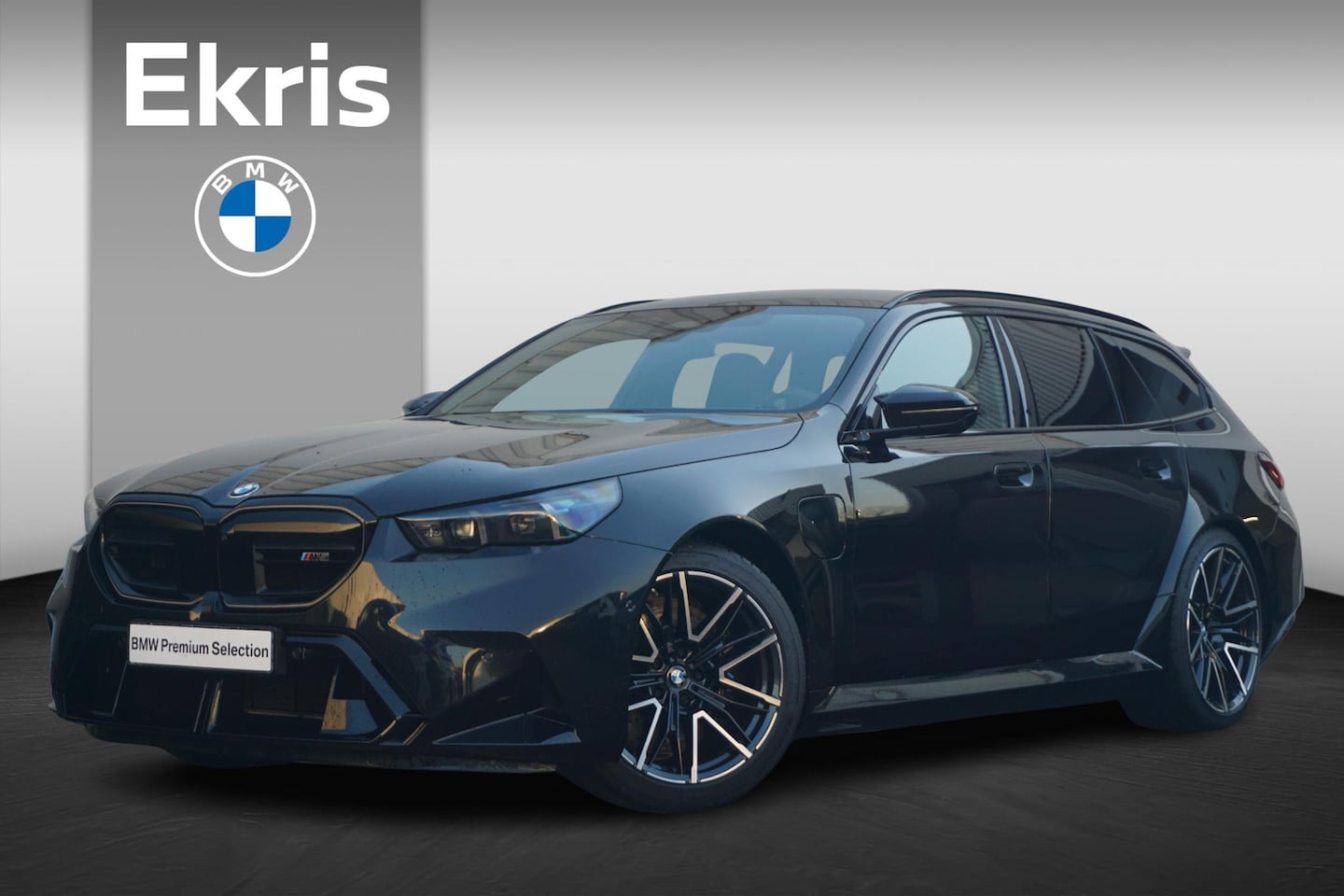 BMW M5 - Touring M Driver's Pack | Glazen Panoramadak | Trekhaak Elektrisch | Driving Assistant Pro - AutoWereld.nl