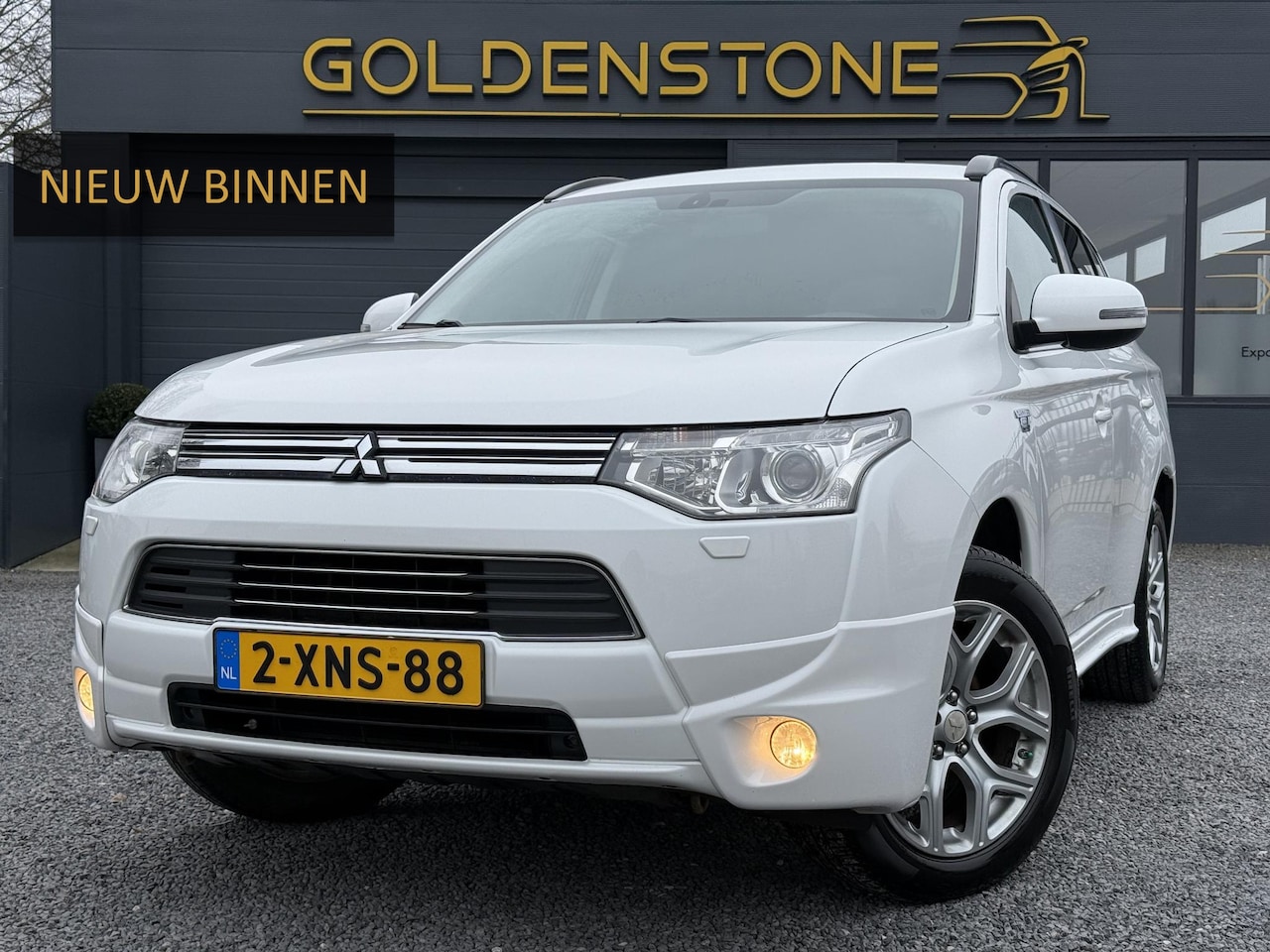 Mitsubishi Outlander - 2.0 PHEV Executive Edition Trekhaak,Keyless,Camera,Navi,Halfleder,Clima,Cruise,Lm velgen,D - AutoWereld.nl