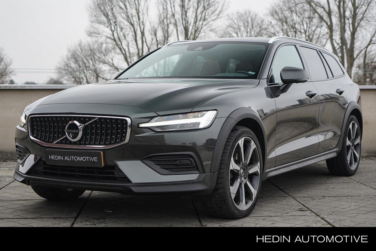 Volvo V60 Cross Country - 2.0 T5 AWD Pro Head-up display | Panoramadak | Harman Kardon | 20 incl LM-velgen | - AutoWereld.nl