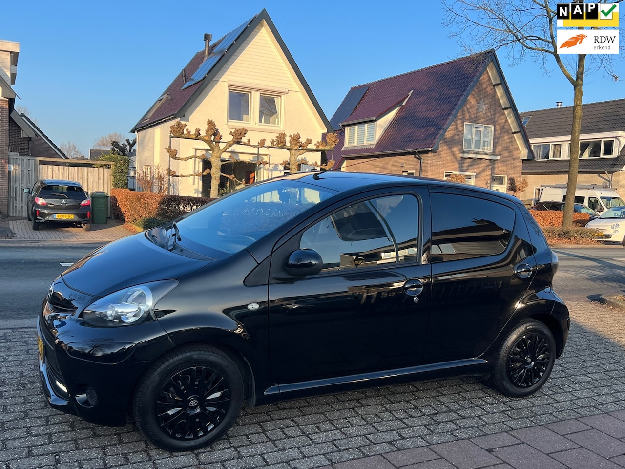 Toyota Aygo - 1.0 VVT-i Aspiration 102.000 km NL-AUTO-NAP - AutoWereld.nl