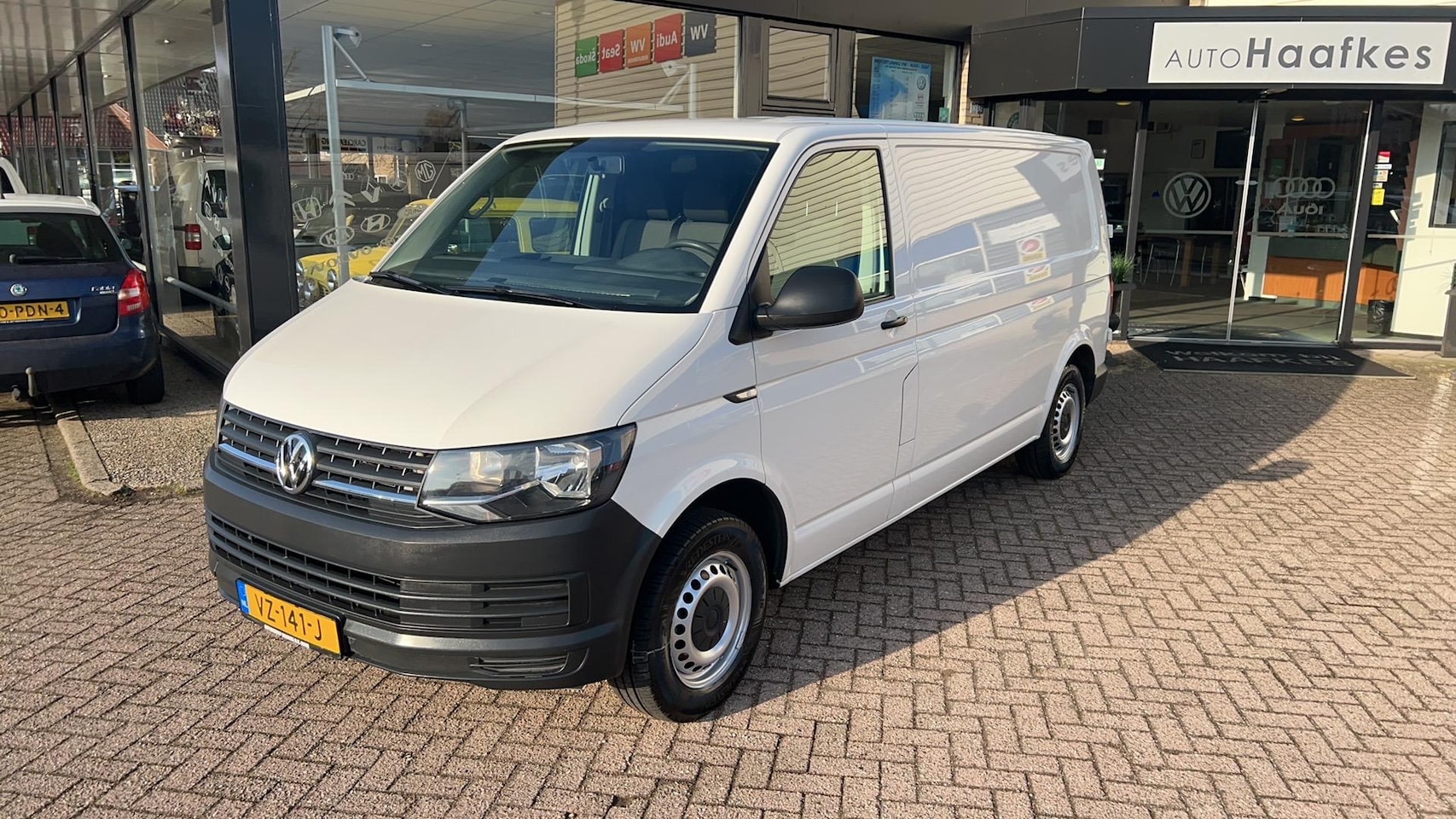 Volkswagen Transporter - 2.0 TDI L2H1 Trendline 2.0 TDI L2H1 Trendline 75kw - AutoWereld.nl