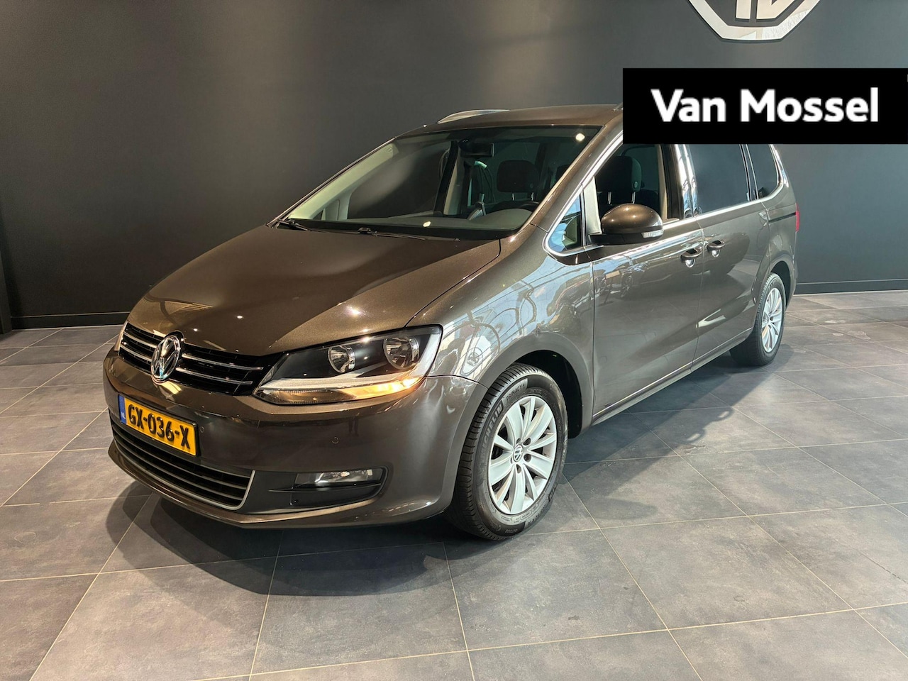 Volkswagen Sharan - 1.4 TSI Highline 7p. Extra Winterwielenset | Stoelverwarming | Navigatie | Cruisecontrole - AutoWereld.nl