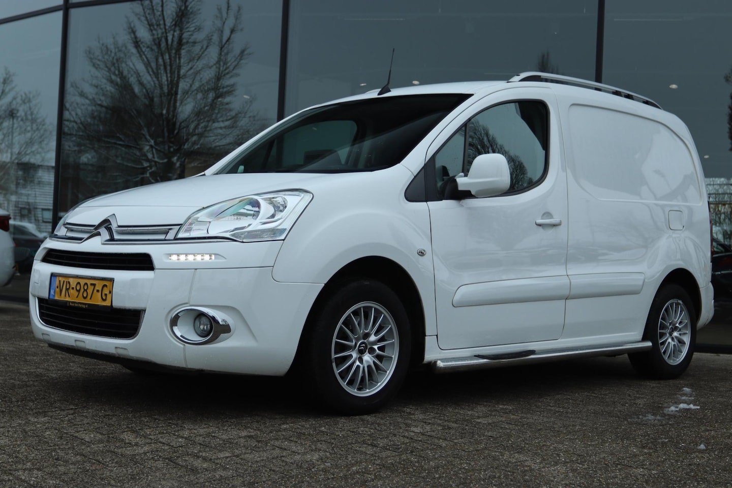 Citroën Berlingo - 1.6 HDI 500 CLUB | TREKHAAK | NAVI | 3-ZITS | PDC | LMV - AutoWereld.nl