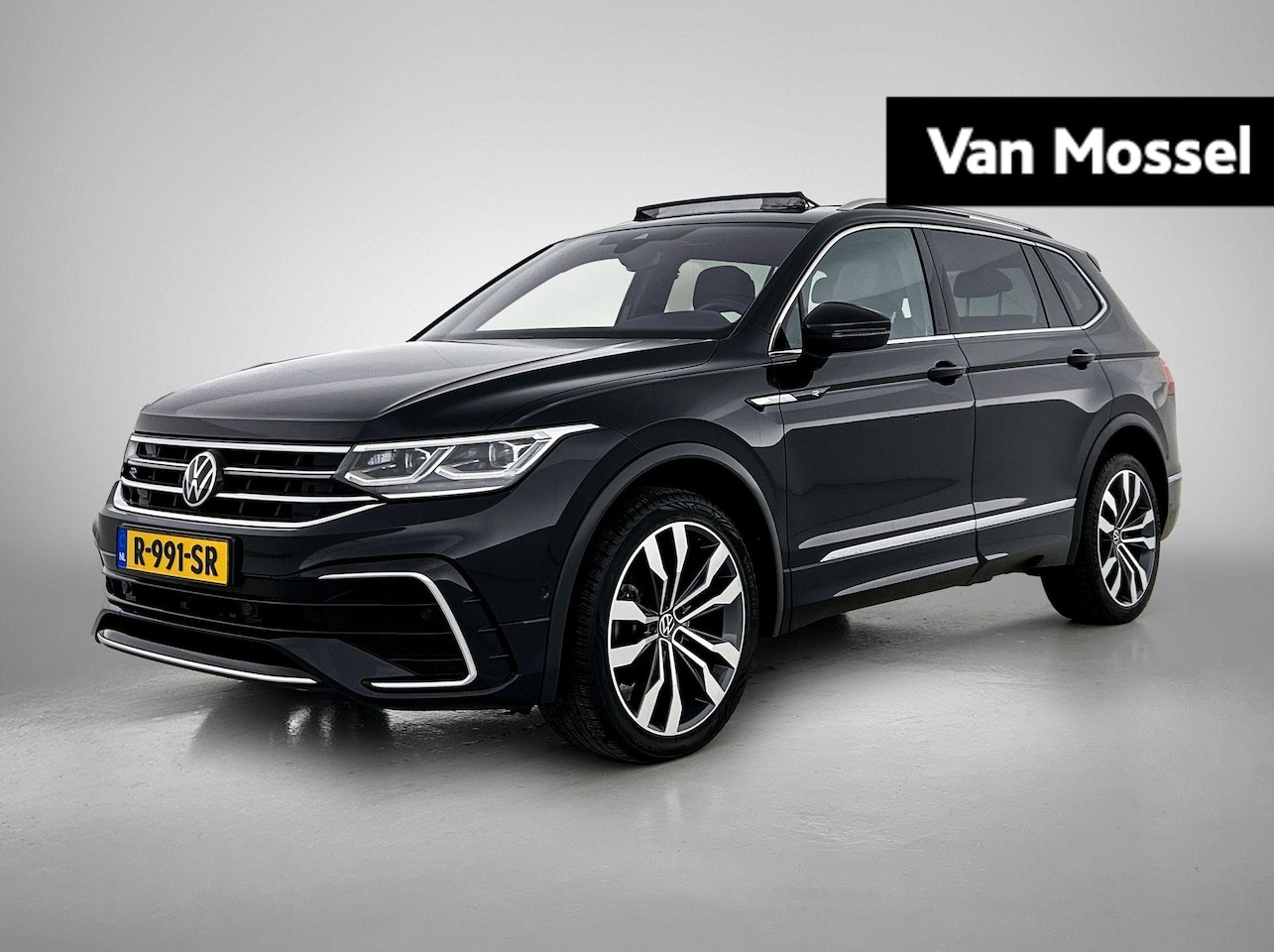 Volkswagen Tiguan Allspace - 1.5 TSI R-Line Business+ | 150 PK | 7 ZITS | PANORAMADAK | IQ LIGHT | CAMERA | VIRTUAL CO - AutoWereld.nl
