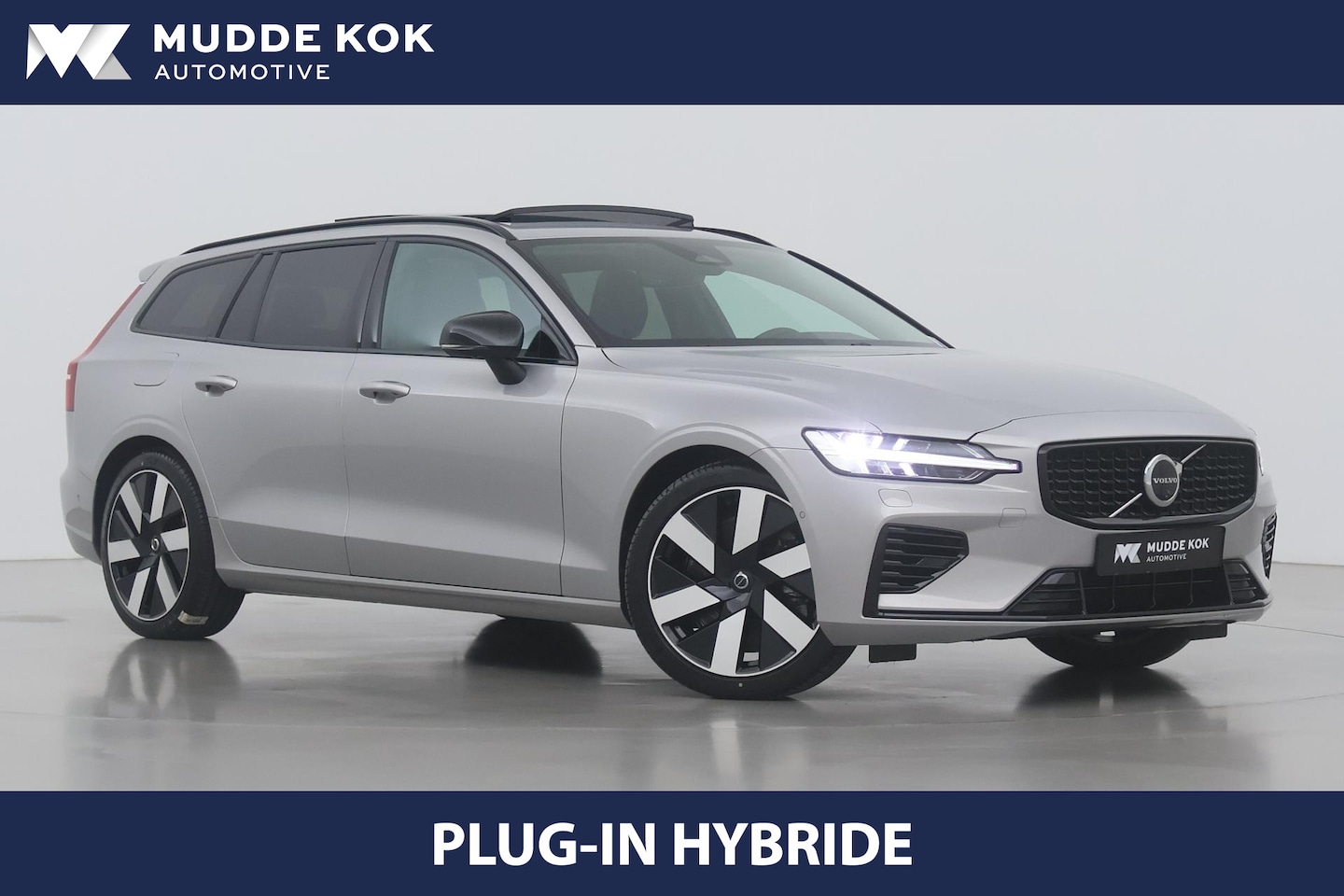 Volvo V60 - T6 Plug-in hybrid Plus Dark | Head-Up | ACC | Panoramadak | 360° Camera | Stoel+Stuurverwa - AutoWereld.nl