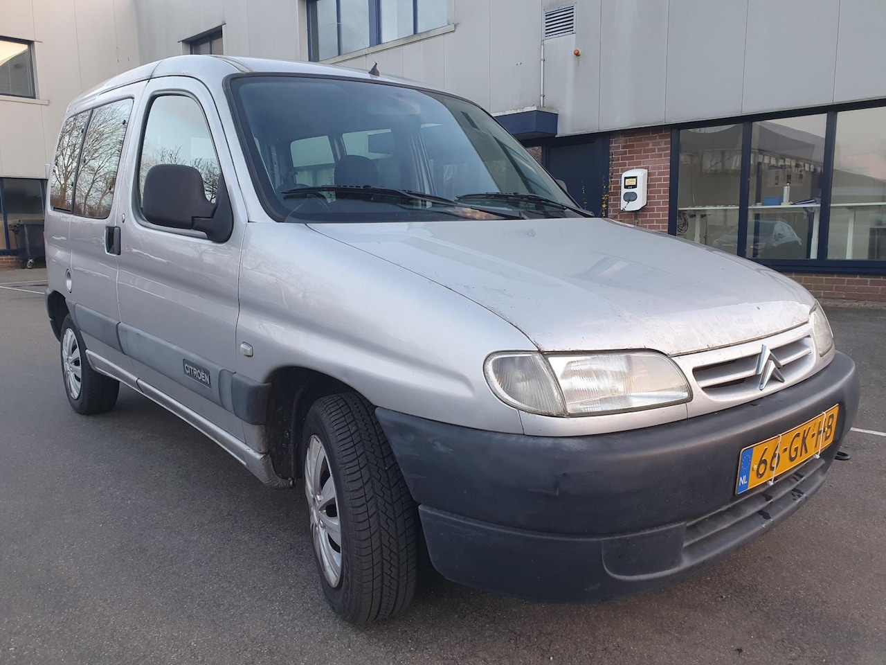 Citroën Berlingo - 1.4i Cinqspace | 75 pk | Schuifdeur | NAP | APK 12/2026 - AutoWereld.nl
