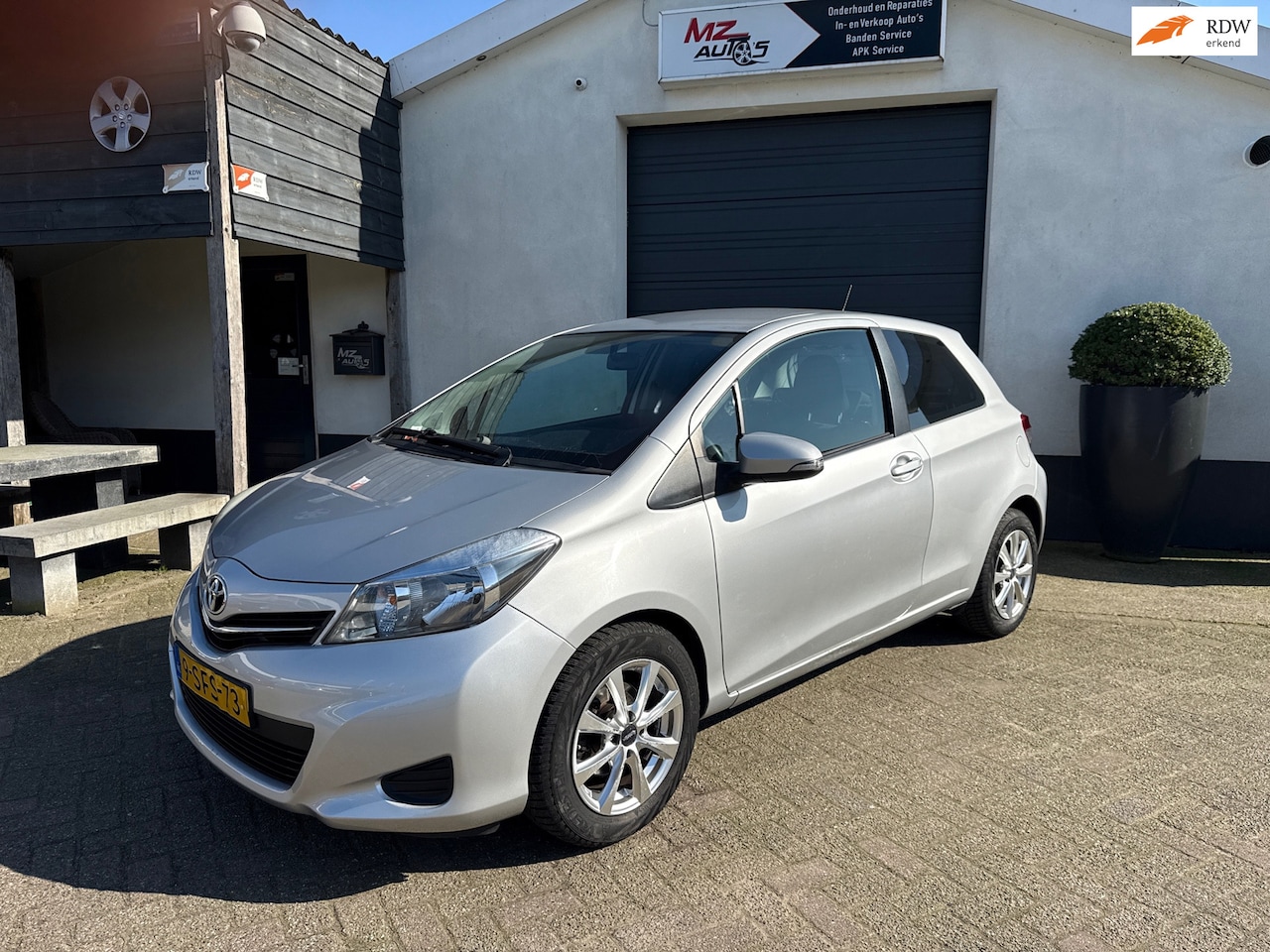 Toyota Yaris - 1.3 VVT-i Aspiration 1.3 VVT-i Aspiration - AutoWereld.nl