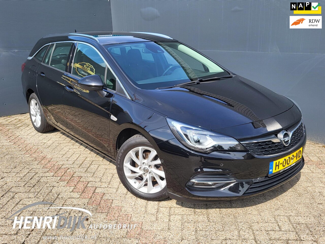 Opel Astra Sports Tourer - 1.2 Elegance Virtual / Navi / Clima / Camera / Trekhaak - AutoWereld.nl