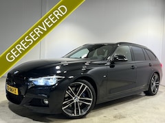 BMW 3-serie Touring - 318i M Sport Corporate Lease | Navigatie | 19" LM Velgen | Voorstoelen Verwarmd | Lederen