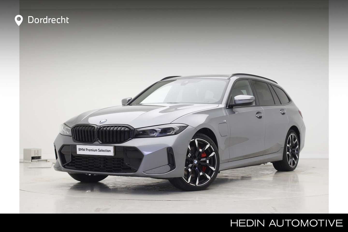 BMW 3-serie Touring - 330e M-Sport Pro | Panorama | 19" | Trekhaak - AutoWereld.nl