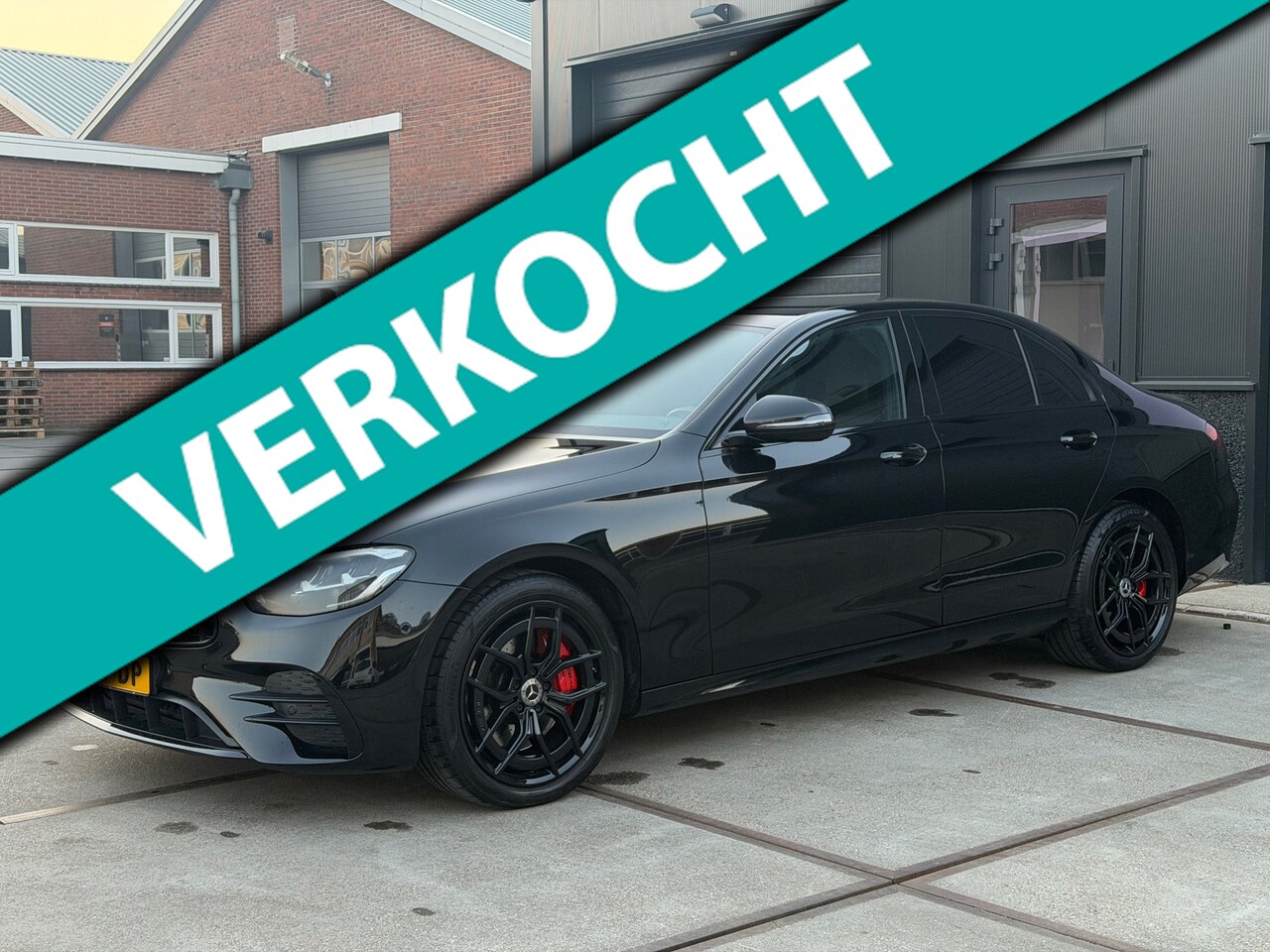 Mercedes-Benz E-klasse - 300 e AMG Line Widescreen Sfeerverlichting E53 optiek. - AutoWereld.nl