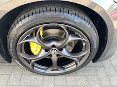 Alfa Romeo Giulia - 2.0 T Veloce Ti AWD Zeldzame uitvoering QV interieur Harman Kardon
