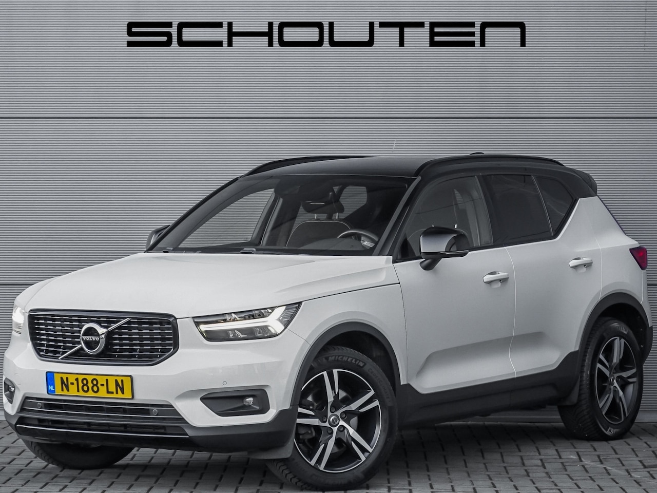 Volvo XC40 - 2.0 T4 R-Design Camera Trekhaak Stoel & Stuurverw - AutoWereld.nl