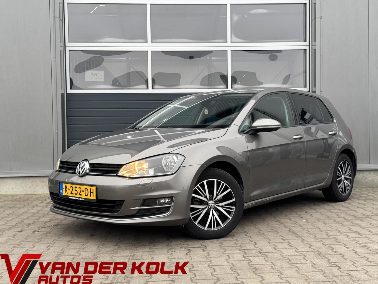 Volkswagen Golf - 1.2 TSI Allstar | Carplay | Navigatie | Cruise | Climate | Stoelverwarming | Sensoren - AutoWereld.nl