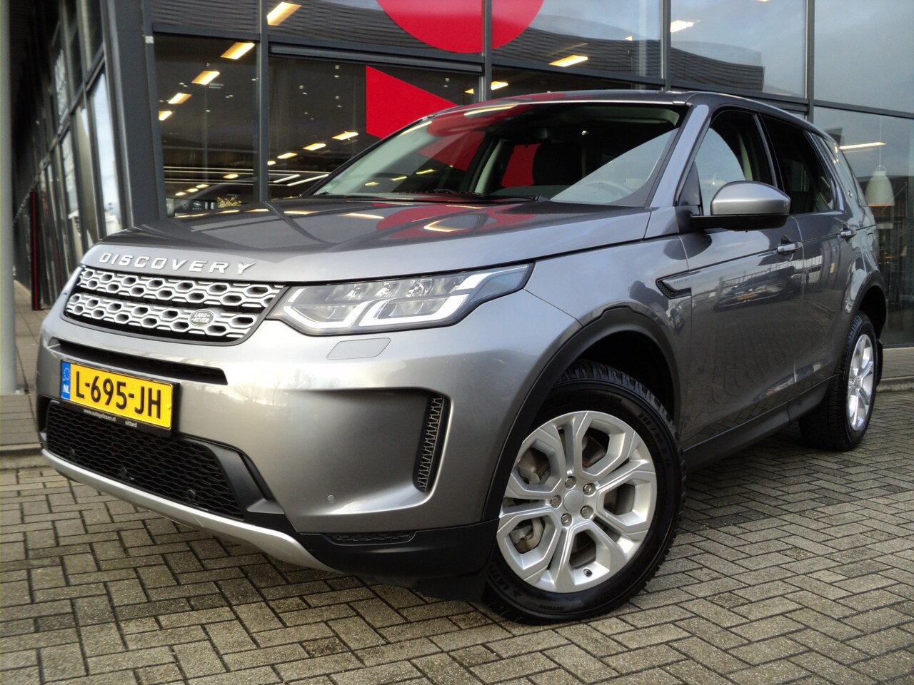 Land Rover Discovery Sport - P300e 1.5 R-Dynamic PHEV 4WD AUTOMAAT - AutoWereld.nl