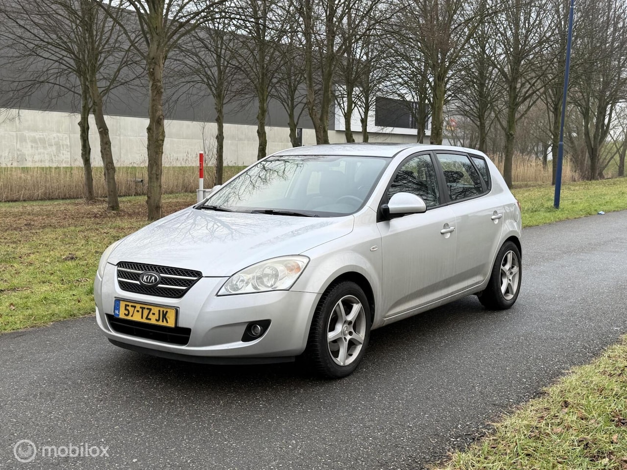 Kia Cee'd - 1.6 X-ecutive*AIRCO*ELEK. RAMEN*APK 08/26 - AutoWereld.nl