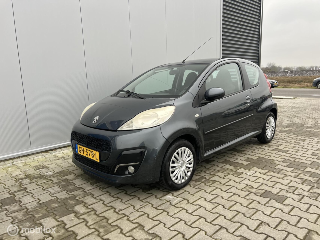 PEUGEOT 107