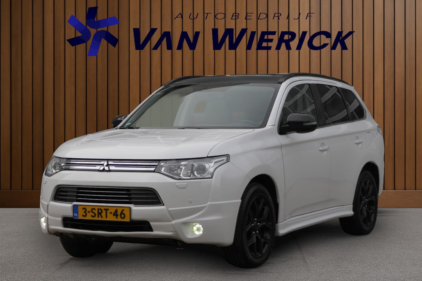 Mitsubishi Outlander - 2.0 PHEV Instyle | Schuif/kantel dak | Leder | Stoelverwarming | Camera | Trekhaak - AutoWereld.nl