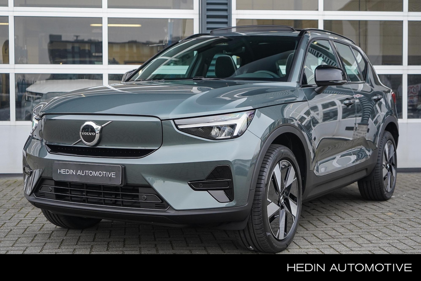 Volvo EX40 - Single Motor Extended Range Plus 82 kWh | Glazen Schuifdak | Stoel & Stuurverwarming | Key - AutoWereld.nl