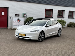 Tesla Model 3 - RWD 60 KWH Premium Highland/ 19 Inch velgen/ Getinte ramen/ Warmtepomp/ LFP accu/ Stoel +