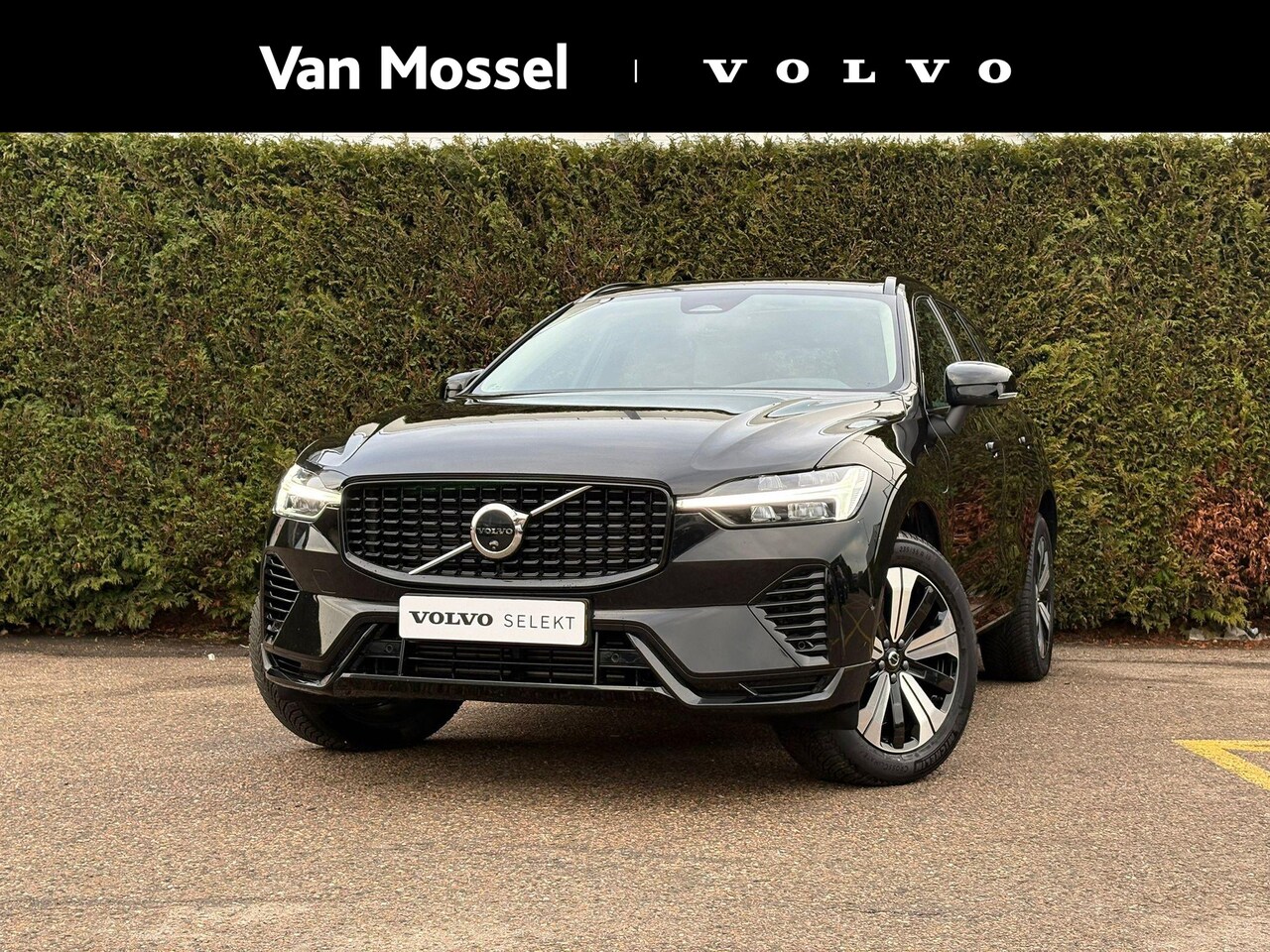 Volvo XC60 - 2.0 T6 Plug-in hybrid AWD Plus Dark | Panoramadak | 360 Camera | Stoel & Stuur Verwarming - AutoWereld.nl