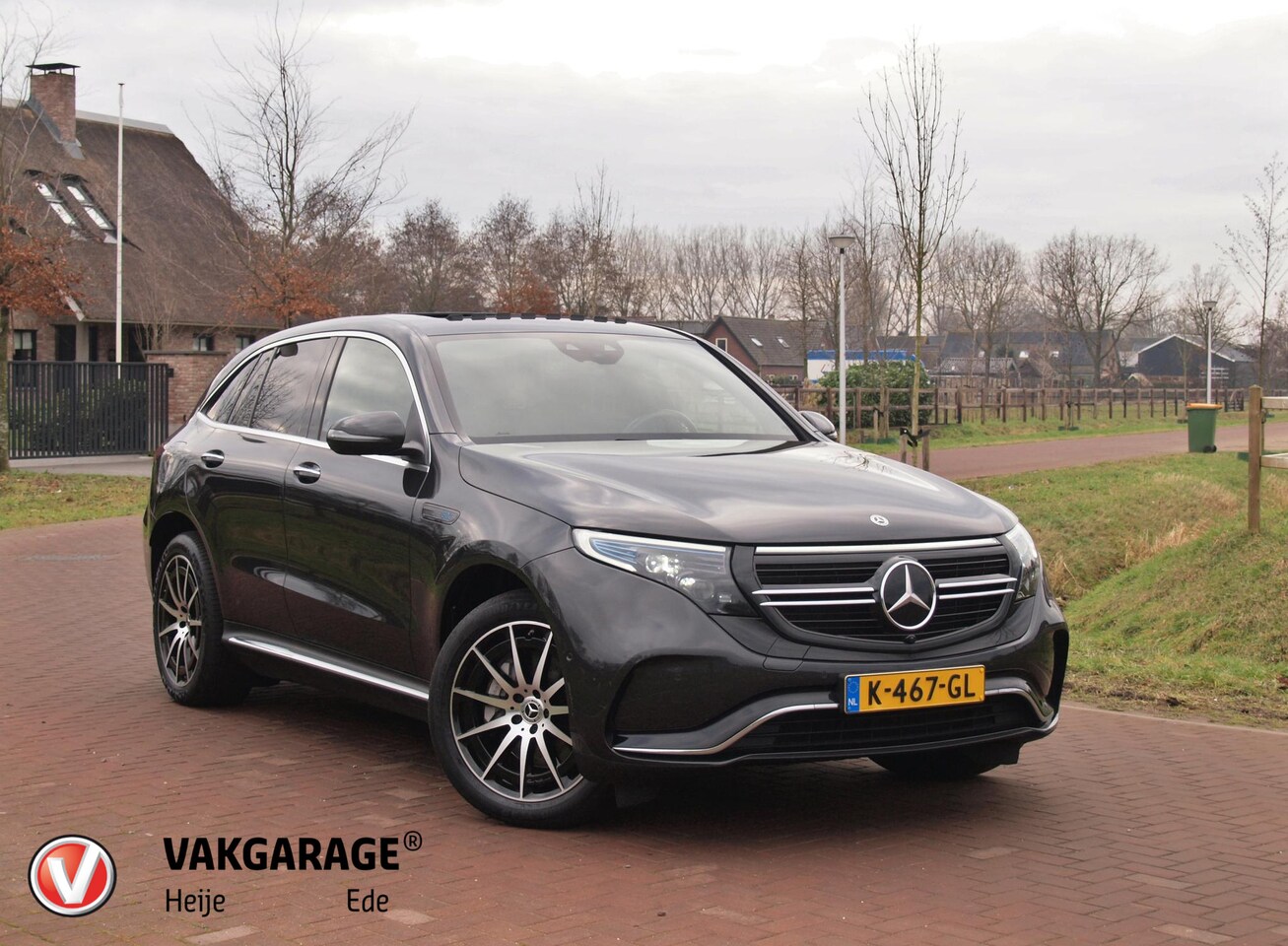 Mercedes-Benz EQC - 400 4MATIC Business Solution AMG 80 kWh | SOH 95% | Panoramadak | Trekhaak | Sfeerverlicht - AutoWereld.nl