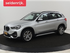 BMW X1 - sDrive18i Executive Edition | Sport Line | Head-Up | Camera | Sportstoelen | Half leder |