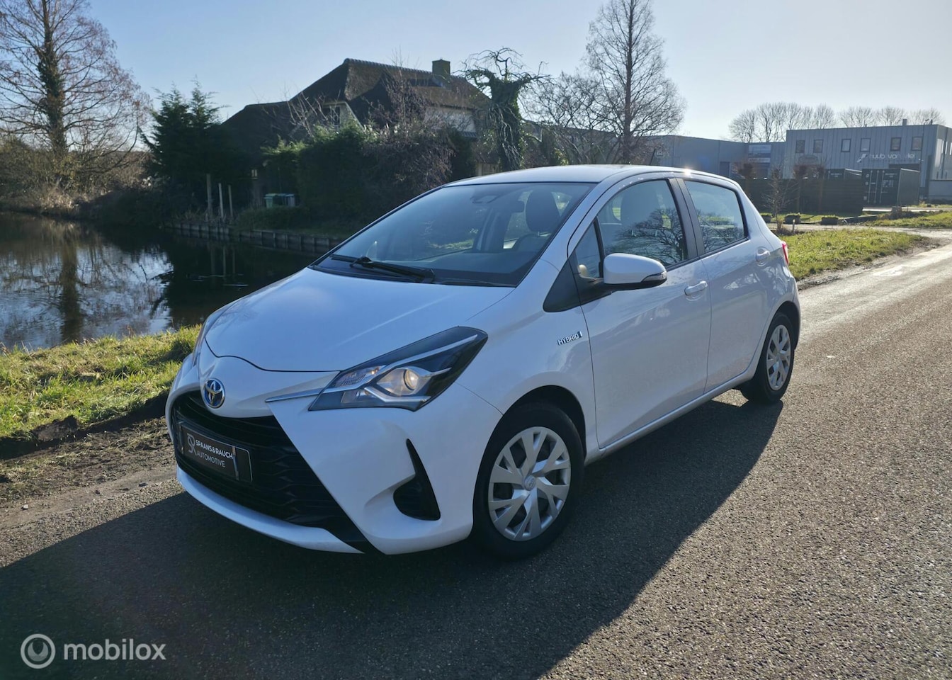 Toyota Yaris - 1.5 Hybrid / Automaat / Cruise Control - AutoWereld.nl