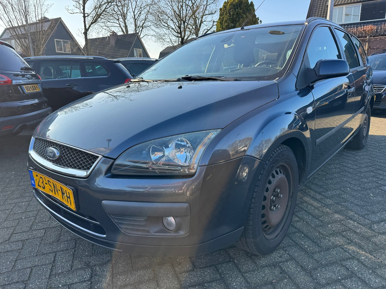 Ford Focus Wagon - 1.6-16V Futura 1.6-16V Futura 116pk,Apk 25/3/26,Clima,Cruise,Trekhaak - AutoWereld.nl