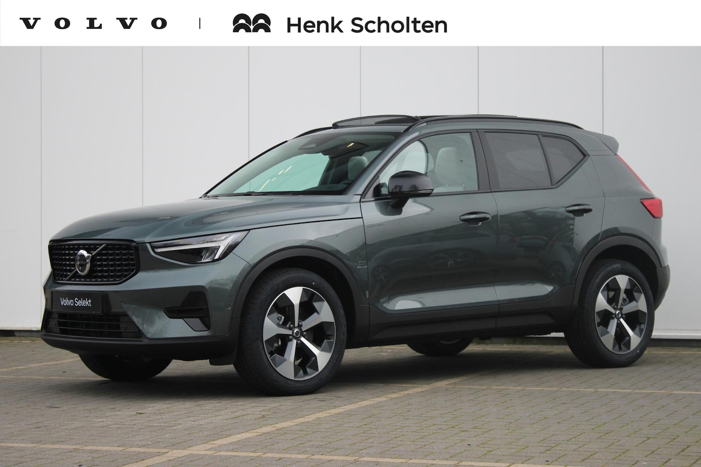 Volvo XC40 - B4 Plus Dark Visual Park Assist (incl. 360º view) | Schuif-/Kanteldak | Lichtmetalen Velge - AutoWereld.nl