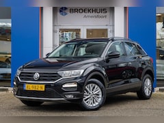 Volkswagen T-Roc - 1.5 TSI Style | Trekhaak | Cruise adaptief | Apple Carplay/Android Auto | Navigatiesysteem