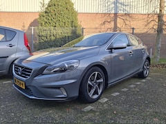 Volvo V40 - 2.0 D2 Momentum R line