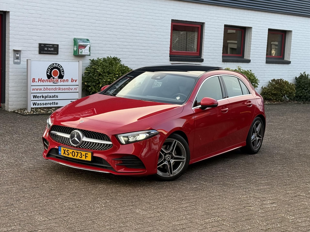 Mercedes-Benz A-klasse - A 200 163pk 7G-DCT Business Solution AMG/ Panoramadak/ Elektrische trekhaak/ Led koplampen - AutoWereld.nl