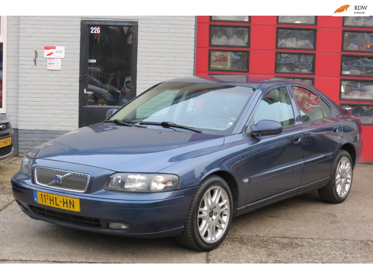 Volvo S60 - 2.3 T-5 2.3 T-5 , Schakel , 250 PK , NIEUWE APK - AutoWereld.nl
