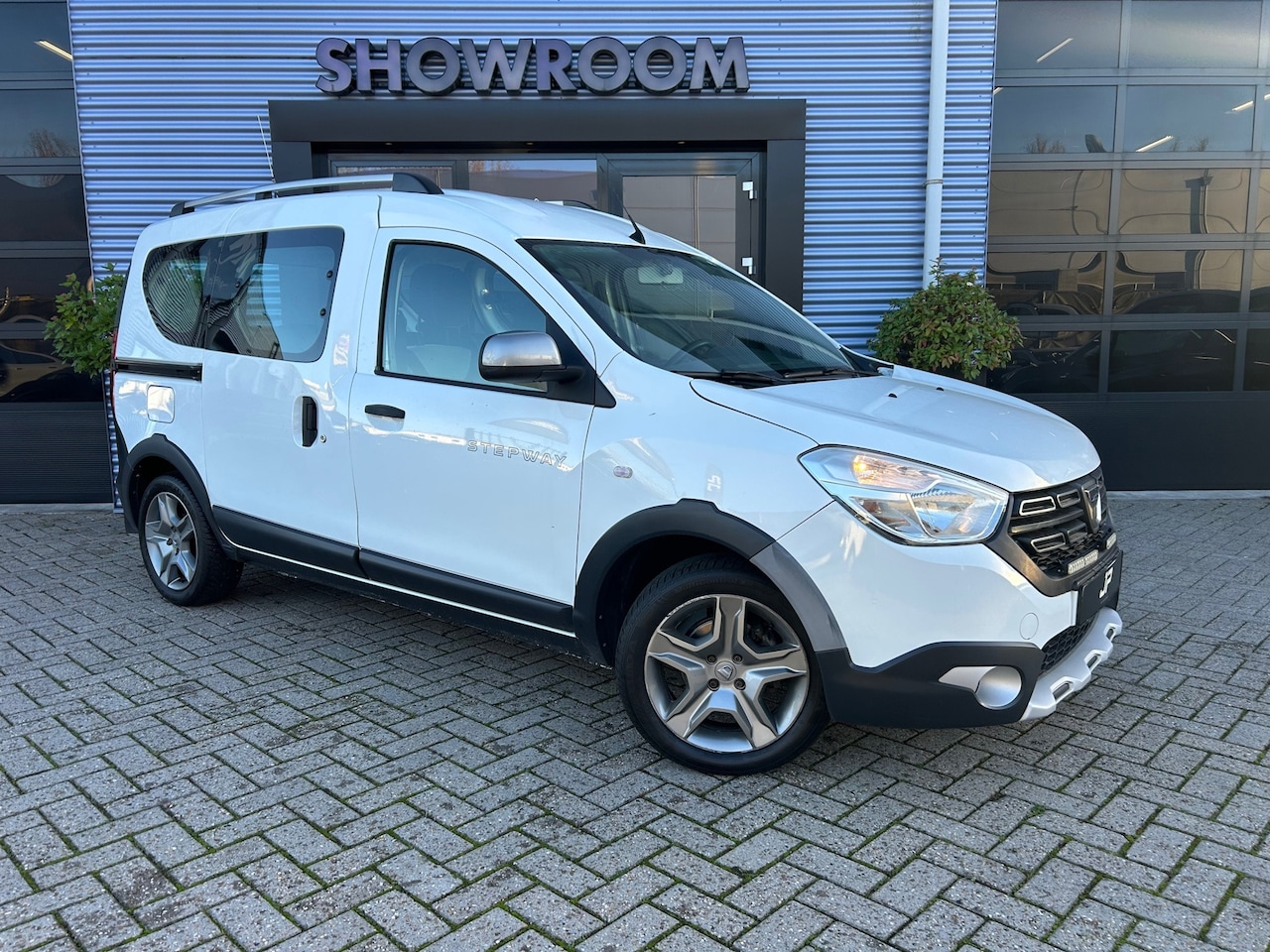Dacia Dokker - 1.3 TCe Comfort Navi|Applecarplay|Stoelverwarming|Cruisecontrol|PDC|Airco - AutoWereld.nl