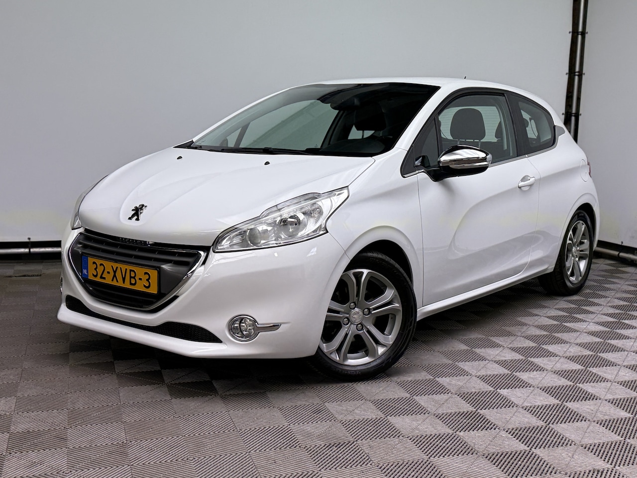 Peugeot 208 - 1.4 VTi Allure 3-drs ECC Navi LM16" NL Auto - AutoWereld.nl
