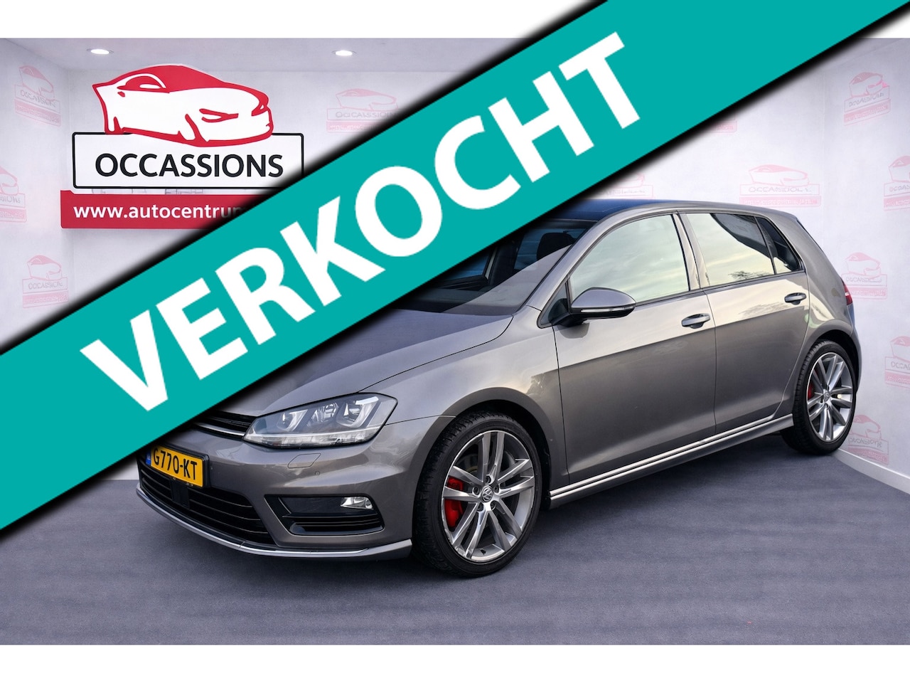 Volkswagen Golf - 1.4 TSI ACT Connected Series R Line binnen / buiten met Panodak ! - AutoWereld.nl