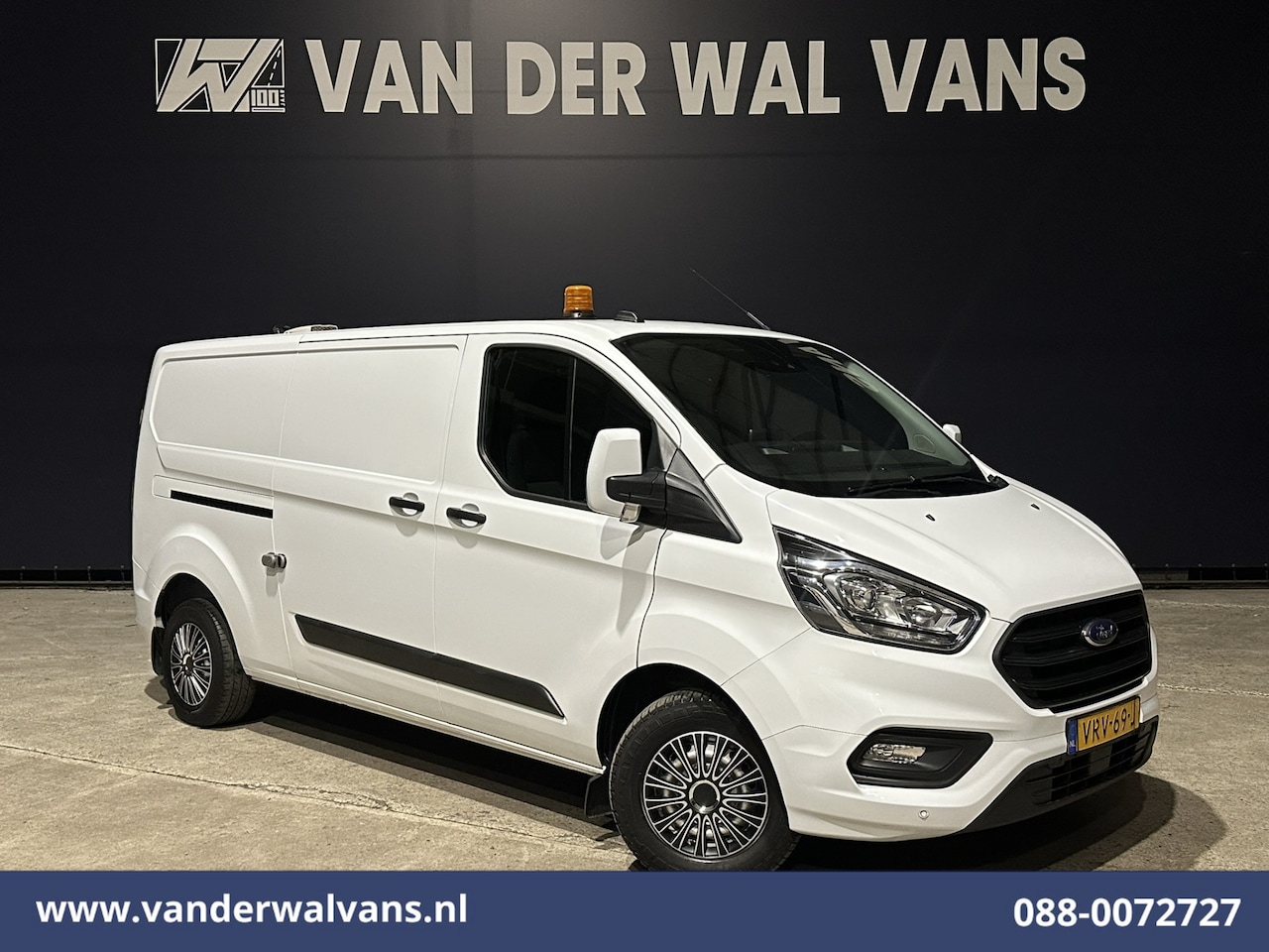 Ford Transit Custom - 2.0 TDCI 130pk L2H1 Euro6 Airco | Camera | Apple Carplay | LED | Cruisecontrol | 2800kg Tr - AutoWereld.nl
