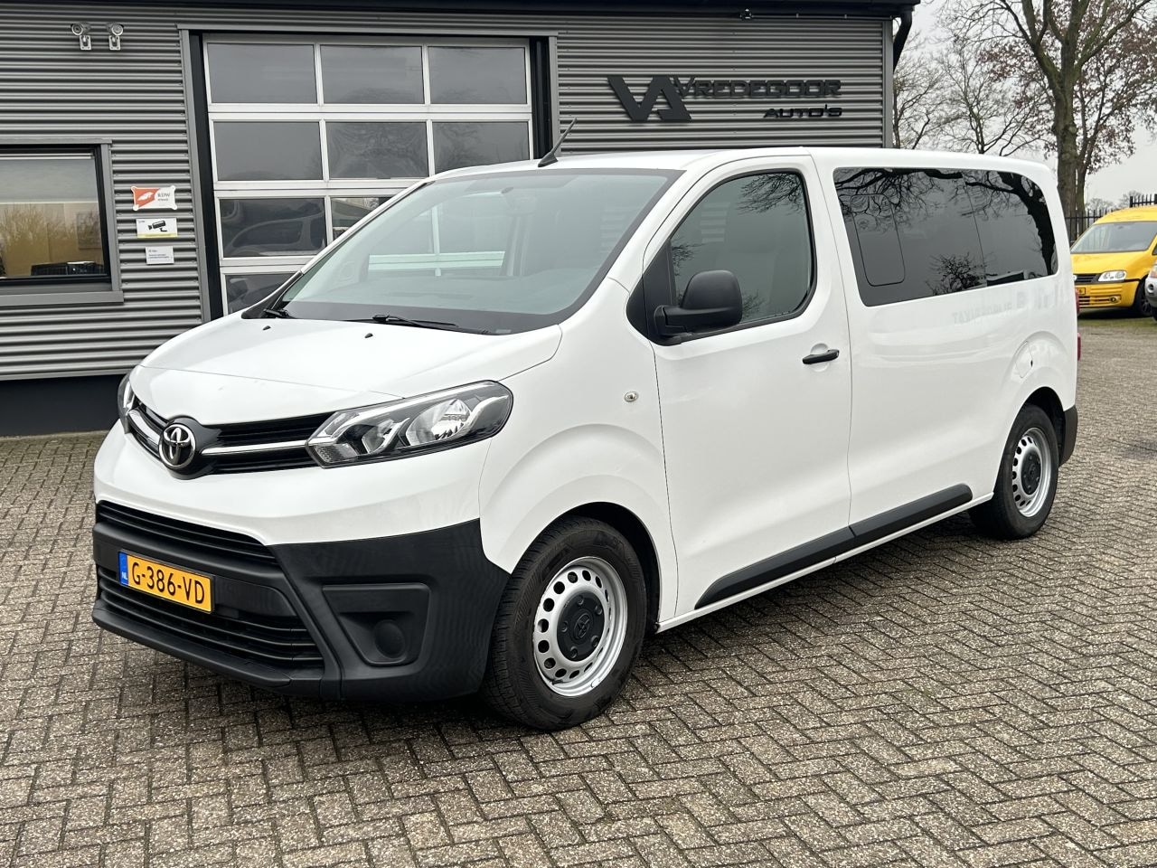 Toyota ProAce Shuttle - 1.5 D-4D Cool Comfort Medium 1.5 D-4D Cool Comfort Medium - AutoWereld.nl