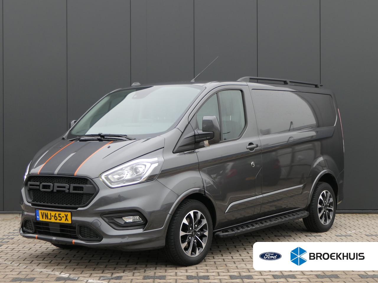 Ford Transit Custom - 320 2.0 TDCI L1H1 Sport 185pk Automaat | Camera | Stoelverwarming | Navigatie | DAB | CarP - AutoWereld.nl