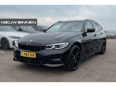 BMW 3-serie Touring - 320e xDrive Business Edition Plus Sport | Panoramadak | Stuurverwarming | Stoelverwarming