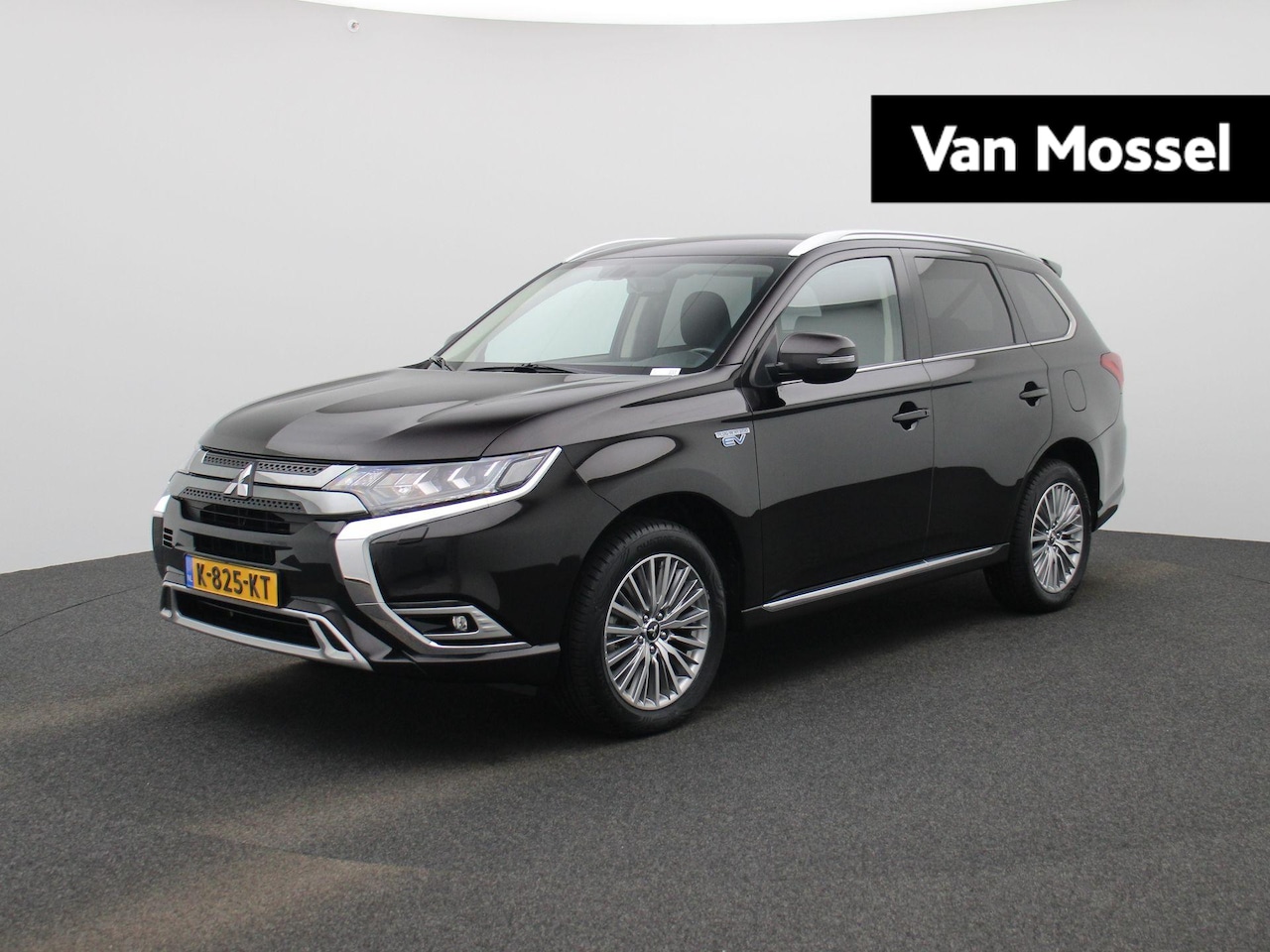 Mitsubishi Outlander - 2.4 PHEV Pure+ | Automaat | Stoel verwarming | DAB | Camera | Cruise control | Bluetooth | - AutoWereld.nl