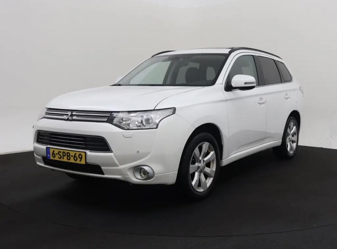 Mitsubishi Outlander - 2.0 PHEV Intense+ | Orig NL | 1e eig - AutoWereld.nl