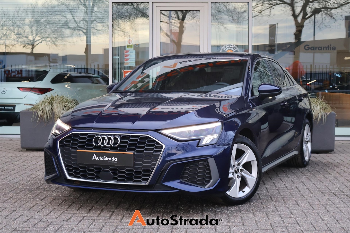Audi A3 Limousine - 30 S-Line TFSI 110pk | Virtual | Climate | Adaptive Cruise | Navigatie | Carplay | LED | - AutoWereld.nl