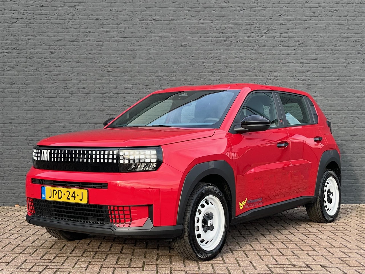 Fiat Grande Panda - 44kWh 113pk Red | Sensoren Achter | Cruise Control | CarPlay | RED uitvoering | LED | - AutoWereld.nl