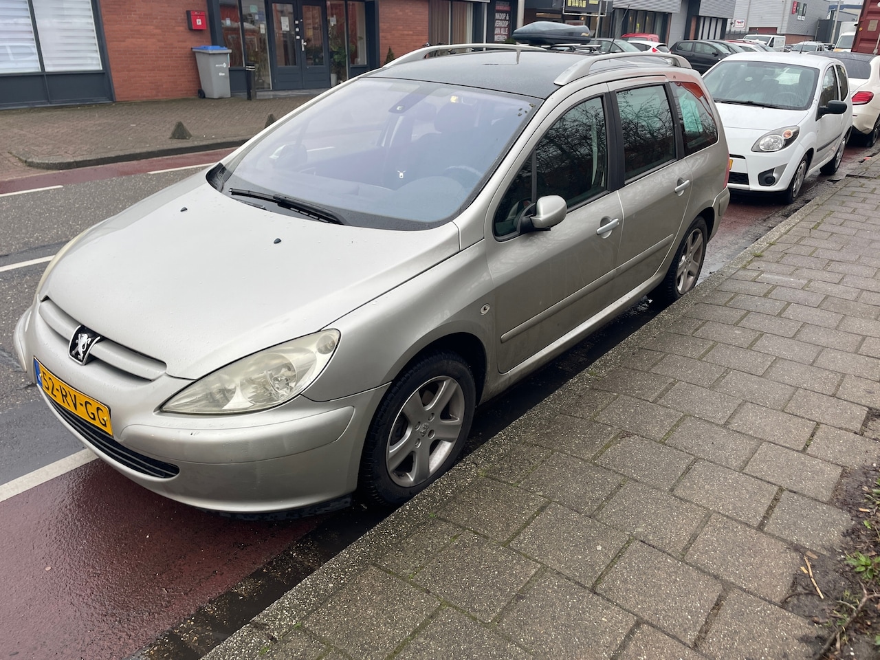 Peugeot 307 SW - 2.0-16V Premium 2.0 16V Premium - AutoWereld.nl
