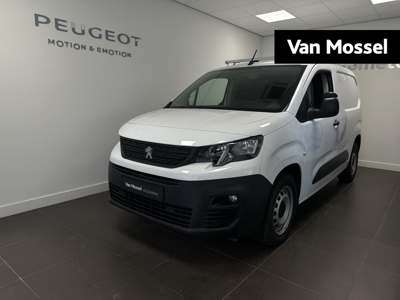 Peugeot Partner - 1.5 BlueHDI Premium | Airco | Trekhaak | Betimmering - AutoWereld.nl