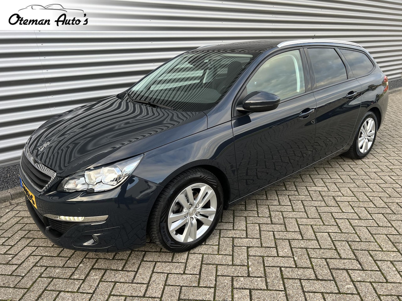 Peugeot 308 SW - 1.2 PureTech Blue Lease Executive Panorama - AutoWereld.nl